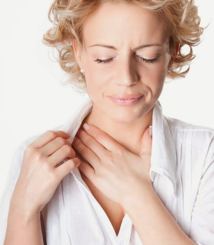Cách kiểm tra họng khi có triệu chứng đau